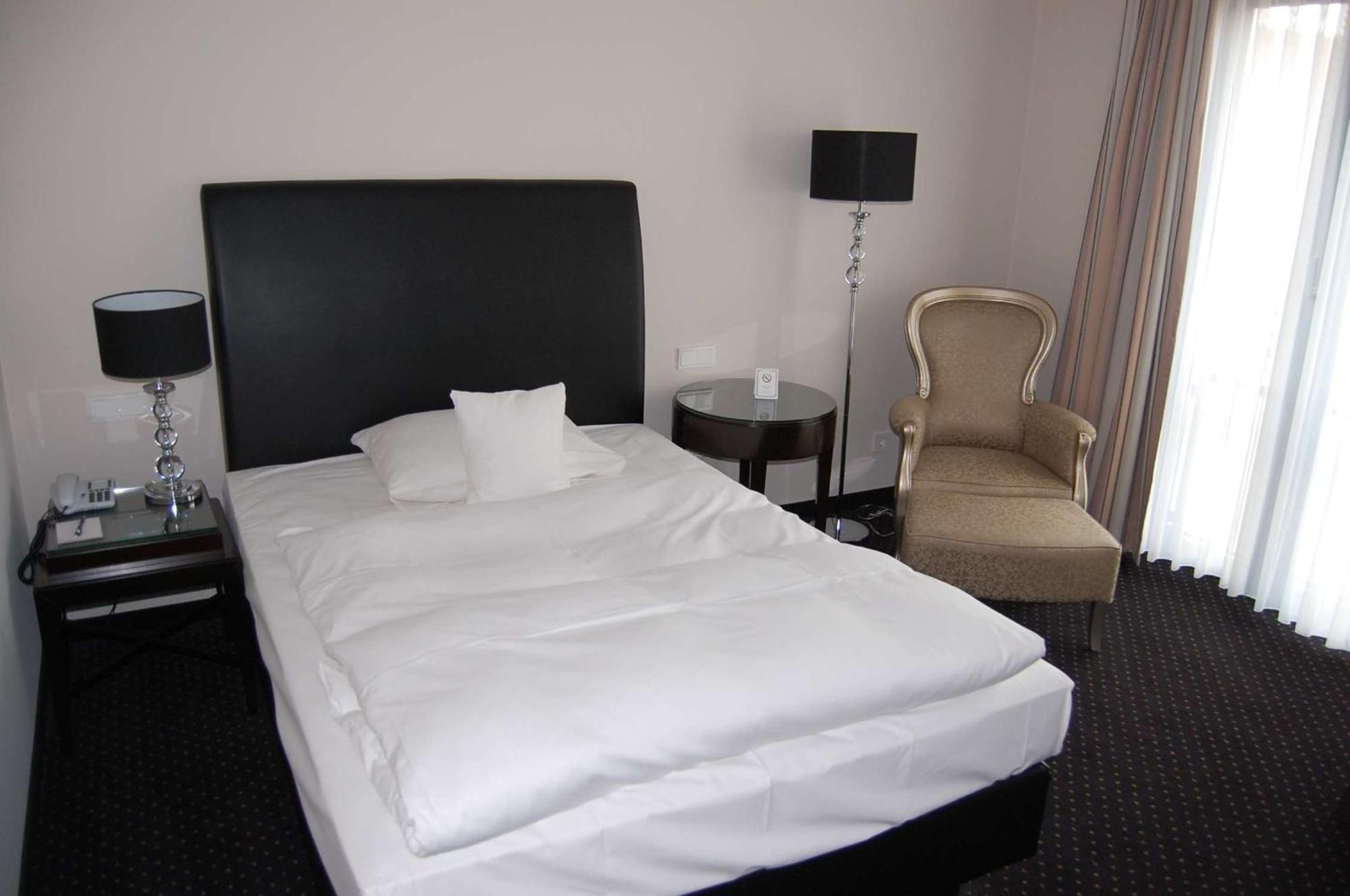 Hotel & Restaurant Schoenau ไพเนอ ภายนอก รูปภาพ